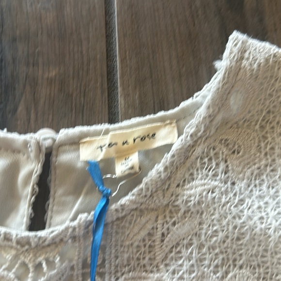 Women’s dress - Picture 3 of 4